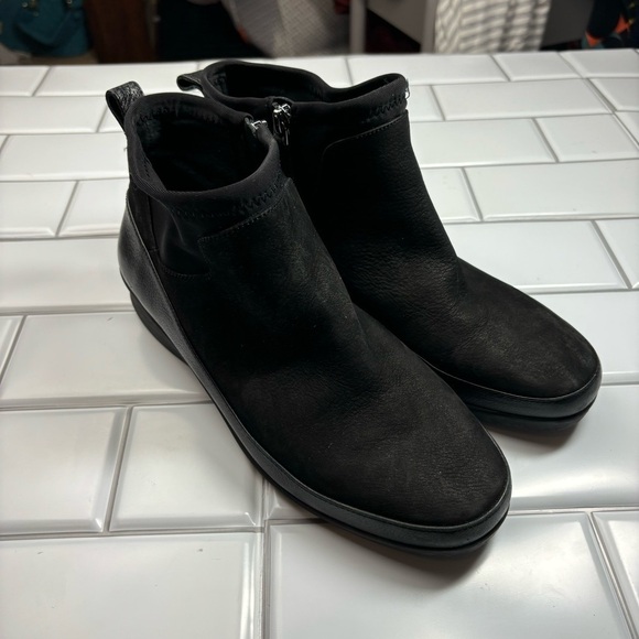 Nurture Vanica‎ Women's Black Leather Side Zipper Ankle Bootie Size 8.5M - Picture 4 of 12